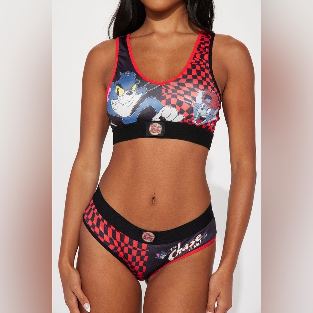 Tom And Jerry The Chase Is On Bralette And Boyshort Set - Red/combo M